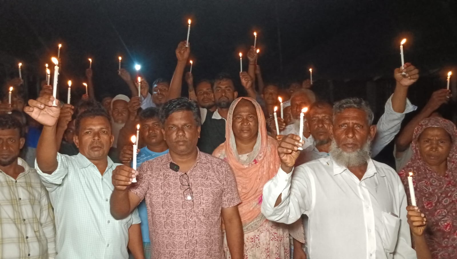 অন্ধকার দূর করে উন্নয়নের আলো ছড়াতে বিদ্যুতের দাবিতে মোমবাতি জ্বালিয়ে প্রতিবাদ মিছিল ও সমাবেশ মাটিরাঙ্গা উপজেলা প্রতিনিধি: