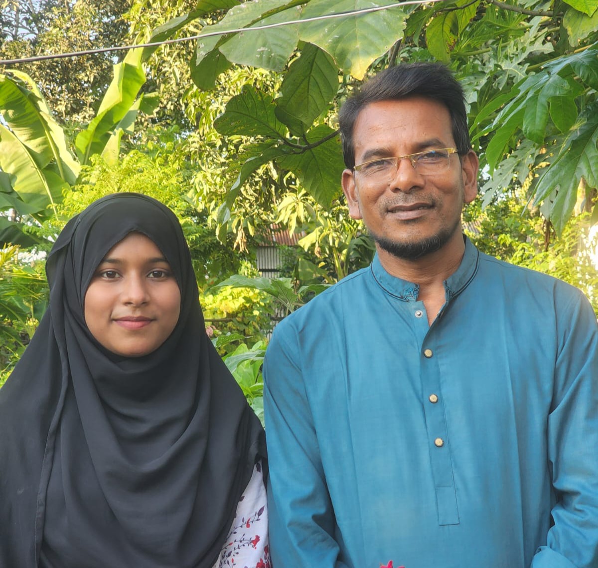 বাবা-মায়ের সুনাম ধরে রাখল মেয়ে, এসএসসিতে গোল্ডেন A+ ঐশী